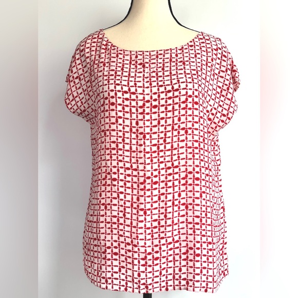 Silk Vineyard Vines Red White Geometric Art Print Short Sleeve Pullover Blouse S - Picture 4 of 10